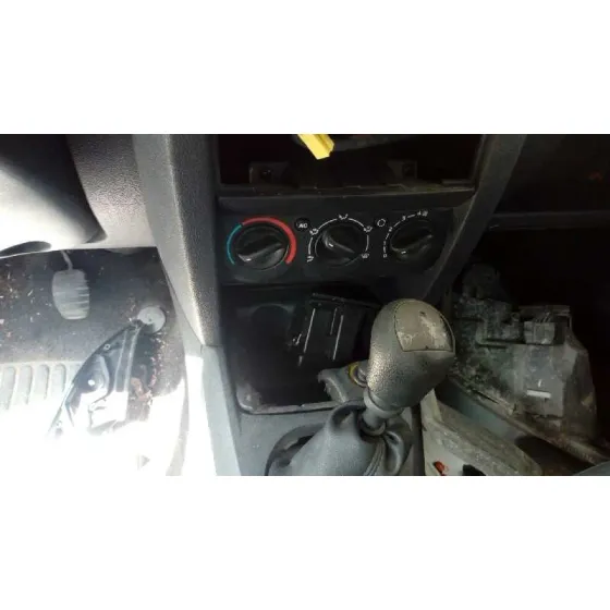 RENAULT CLIO II FASE II (B/CB0) '2004 1.5 DCI DIESEL AZUL
