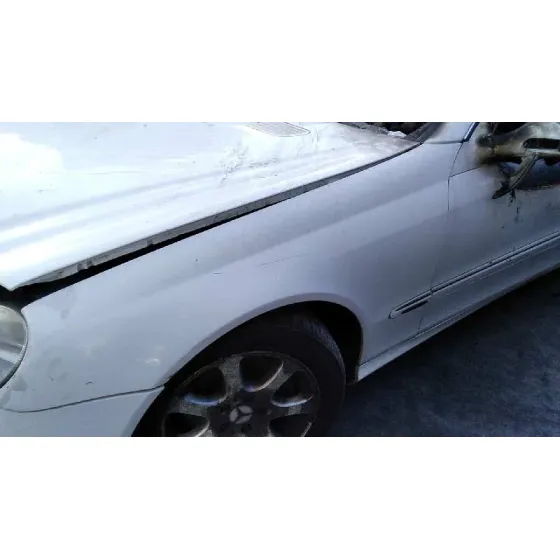 MERCEDES CLASE CLK (W209) COUPE '2003 * BLANCO/QUEMADO