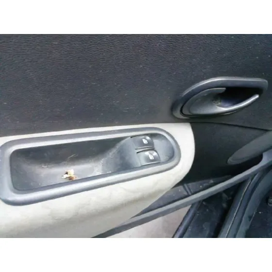 RENAULT CLIO III '2010 AUTHENTIQUE NEGRO