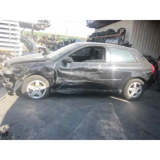 AUDI A3 (8L) '2002 1.9 TDI AMBIENTE NEGRO