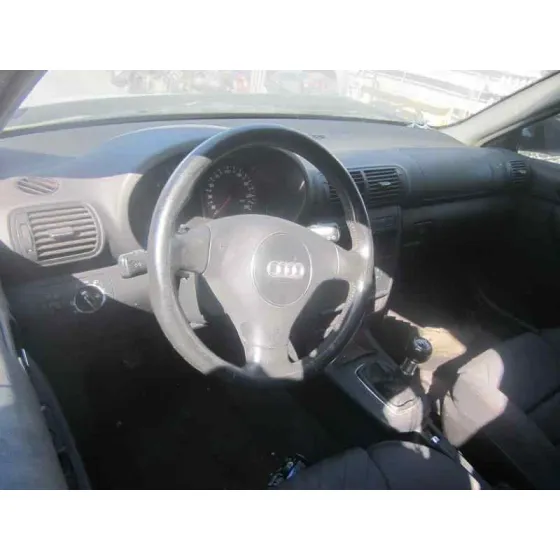 AUDI A3 (8L) '2002 1.9 TDI AMBIENTE NEGRO