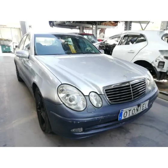 MERCEDES CLASE E (W211) BERLINA '2002 E 270 CDI (211.016) GRIS