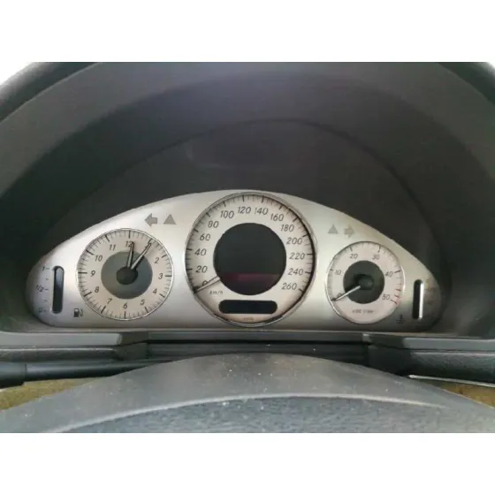 MERCEDES CLASE E (W211) BERLINA '2002 E 270 CDI (211.016) GRIS