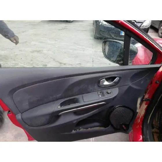 RENAULT CLIO IV '2016 LIMITED ROJO
