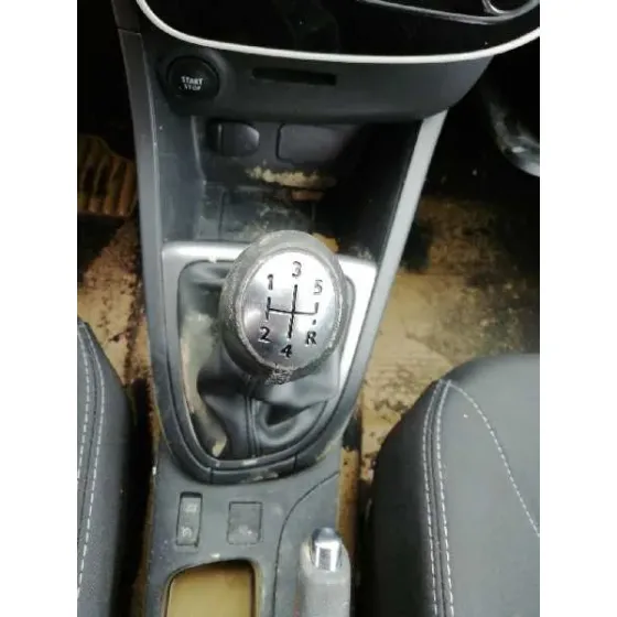 RENAULT CLIO IV '2016 LIMITED ROJO