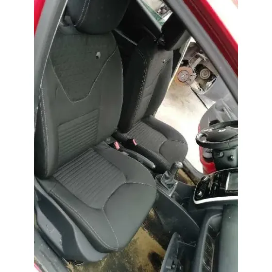RENAULT CLIO IV '2016 LIMITED ROJO