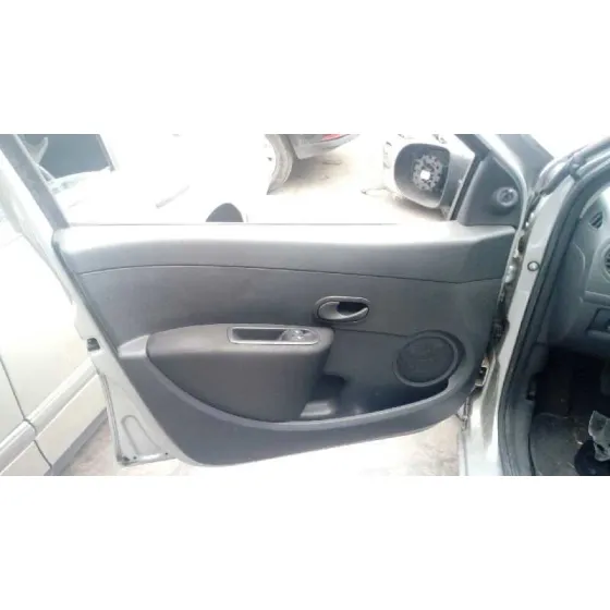 RENAULT CLIO III '2013 1.2 PLATA