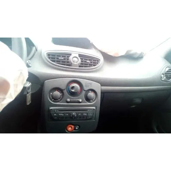 RENAULT CLIO III '2013 1.2 PLATA