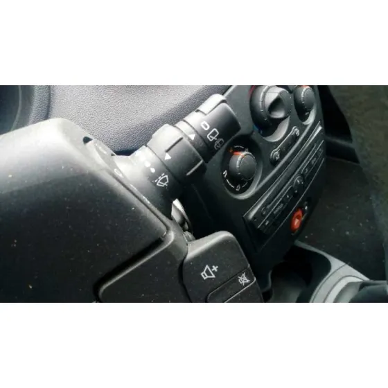 RENAULT CLIO III '2013 1.2 PLATA