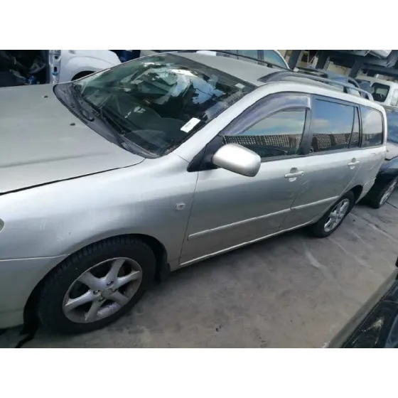 TOYOTA COROLLA FAMILIAR (E12) '2006 2.0 D-4D SOL GRIS