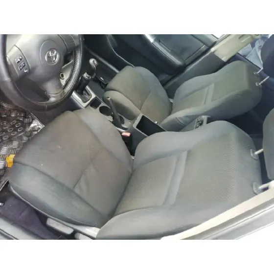 TOYOTA COROLLA FAMILIAR (E12) '2006 2.0 D-4D SOL GRIS