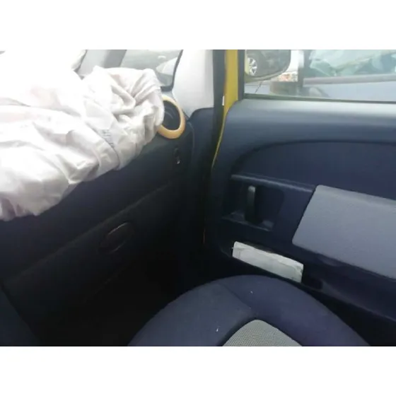 PEUGEOT 1007 '2008 URBAN AMARILLO
