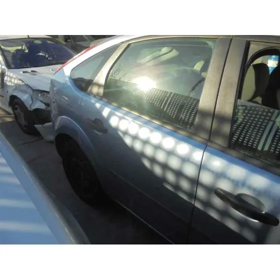 FORD FOCUS BERLINA (CAP) '2006 AMBIENTE (D) AZUL