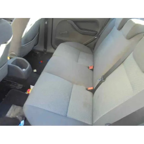 FORD FOCUS BERLINA (CAP) '2006 AMBIENTE (D) AZUL