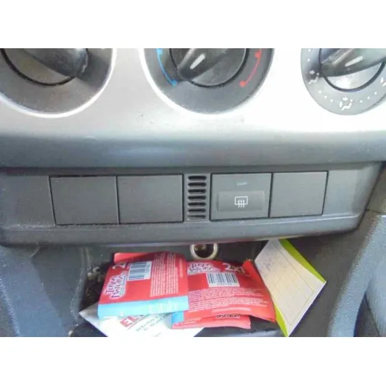 FORD FOCUS BERLINA (CAP) '2006 AMBIENTE (D) AZUL