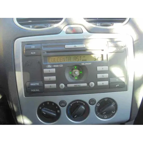 FORD FOCUS BERLINA (CAP) '2006 AMBIENTE (D) AZUL