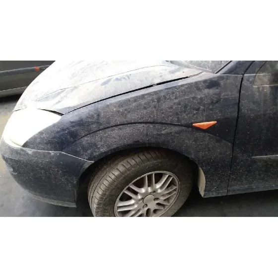 FORD FOCUS BERLINA (CAK) '2000 GHIA AZUL