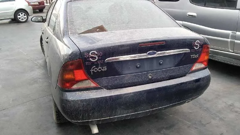 FORD FOCUS BERLINA (CAK) '2000 GHIA AZUL