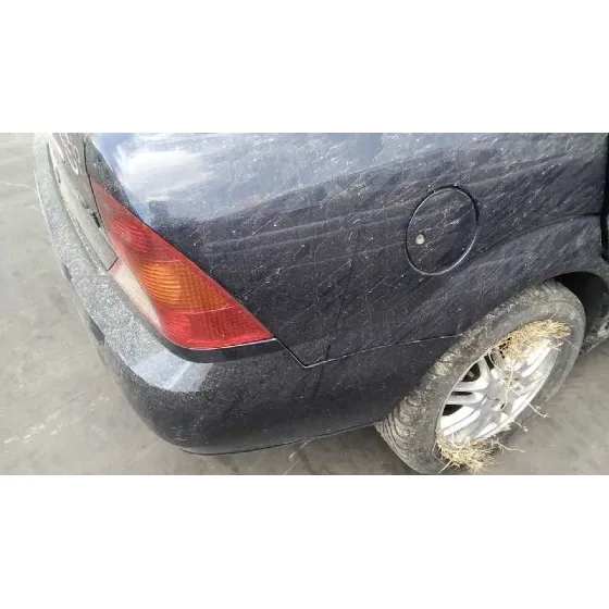 FORD FOCUS BERLINA (CAK) '2000 GHIA AZUL
