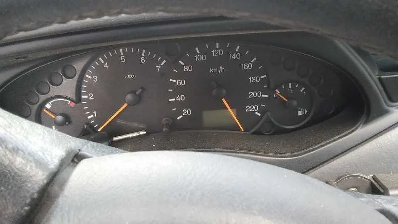 FORD FOCUS BERLINA (CAK) '2000 GHIA AZUL
