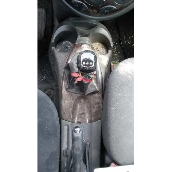 FORD FOCUS BERLINA (CAK) '2000 GHIA AZUL