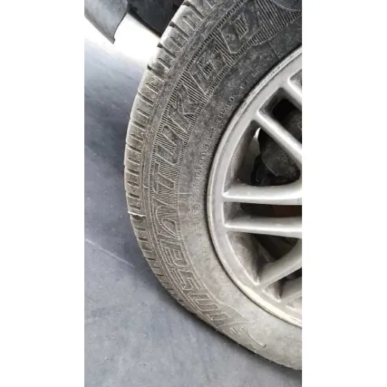 FORD FOCUS BERLINA (CAK) '2000 GHIA AZUL