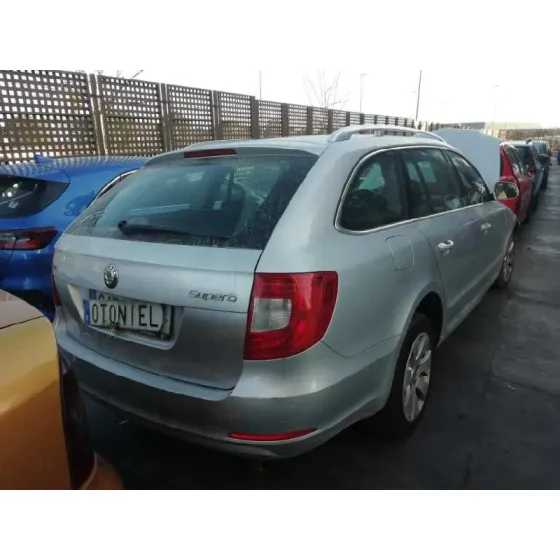 SKODA SUPERB COMBI (3T5) '2011 ACTIVE GRIS