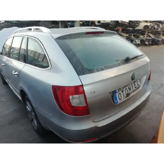 SKODA SUPERB COMBI (3T5) '2011 ACTIVE GRIS
