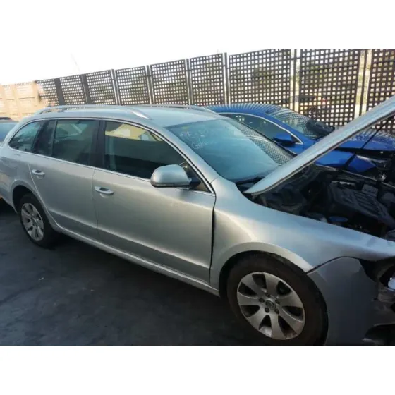 SKODA SUPERB COMBI (3T5) '2011 ACTIVE GRIS