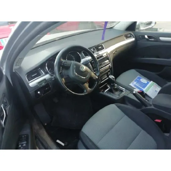 SKODA SUPERB COMBI (3T5) '2011 ACTIVE GRIS