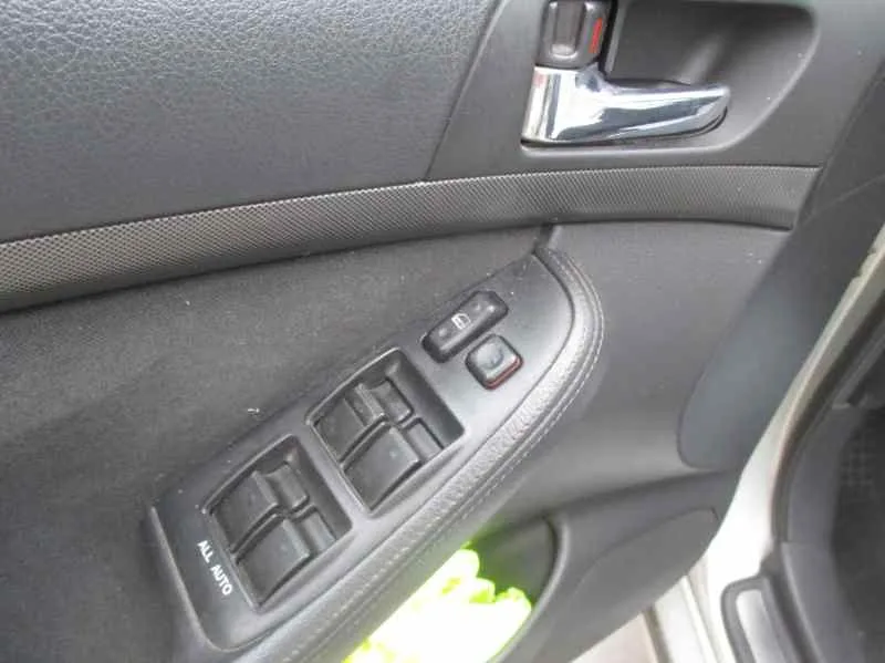 TOYOTA AVENSIS BERLINA (T25) '2003 1.8 SOL SEDAN (4-PTAS.) PLATA
