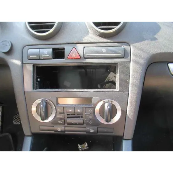 AUDI A3 (8P) '2003 2.0 TDI AMBIENTE ROJO