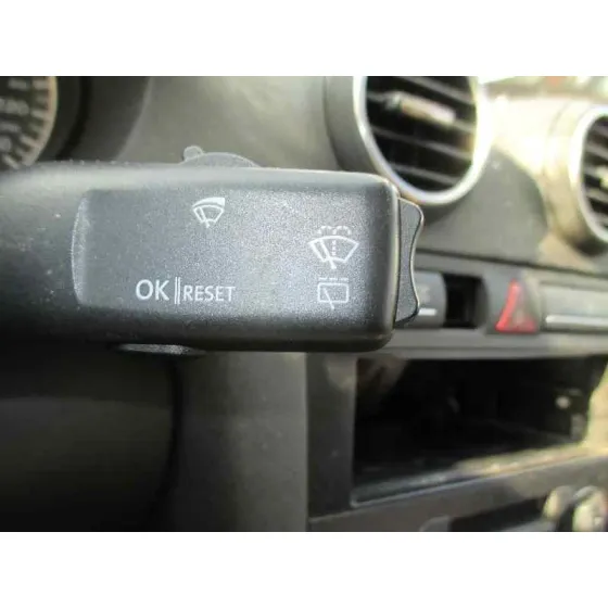 AUDI A3 (8P) '2003 2.0 TDI AMBIENTE ROJO