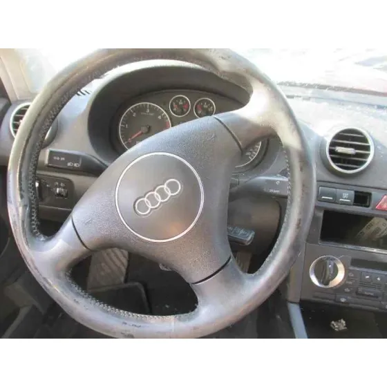 AUDI A3 (8P) '2003 2.0 TDI AMBIENTE ROJO