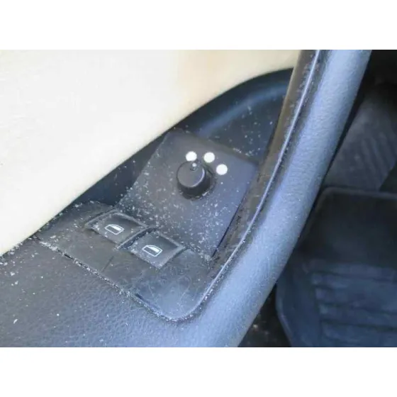 AUDI A3 (8P) '2003 2.0 TDI AMBIENTE ROJO