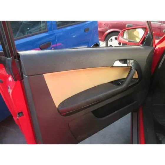 AUDI A3 (8P) '2003 2.0 TDI AMBIENTE ROJO