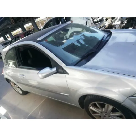 RENAULT MEGANE II BERLINA 3P '2005 1.5 DCI DIESEL GRIS