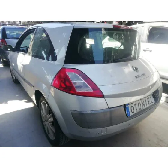 RENAULT MEGANE II BERLINA 3P '2005 1.5 DCI DIESEL GRIS