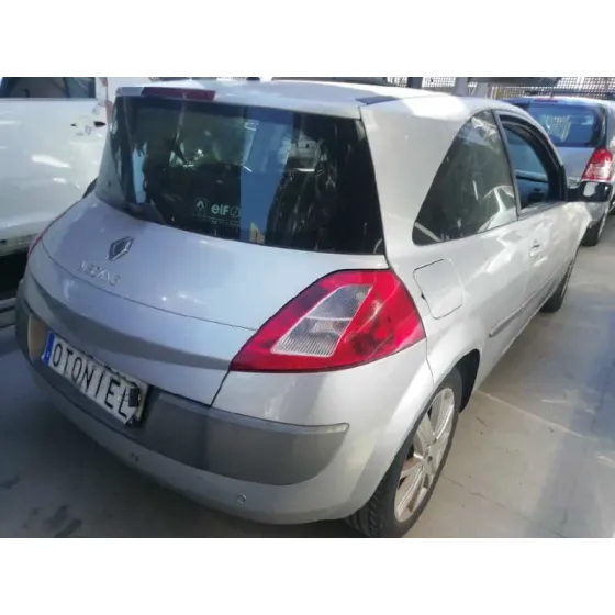 RENAULT MEGANE II BERLINA 3P '2005 1.5 DCI DIESEL GRIS