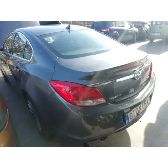 OPEL INSIGNIA BERLINA '2010 COSMO GRIS OSCURO