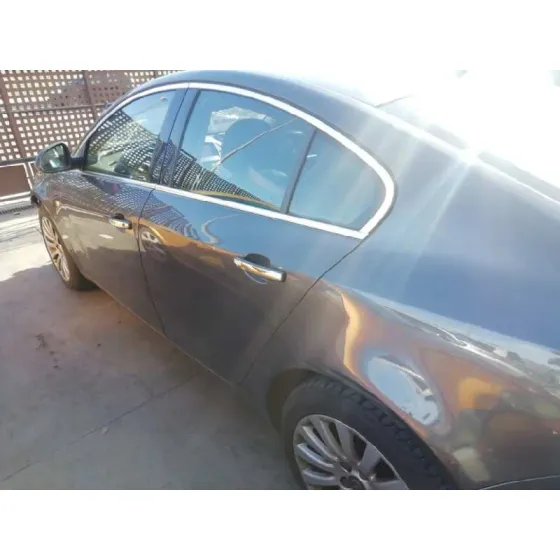 OPEL INSIGNIA BERLINA '2010 COSMO GRIS OSCURO