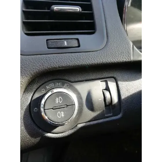 OPEL INSIGNIA BERLINA '2010 COSMO GRIS OSCURO