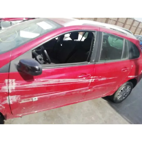 RENAULT CLIO GRANDTOUR '2011 20 ANIVERSARIO ROJO