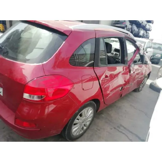 RENAULT CLIO GRANDTOUR '2011 20 ANIVERSARIO ROJO