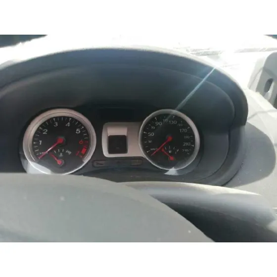 RENAULT CLIO GRANDTOUR '2011 20 ANIVERSARIO ROJO