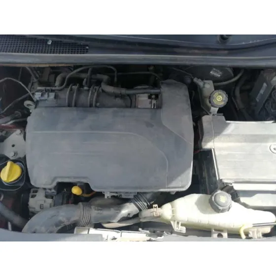 RENAULT CLIO GRANDTOUR '2011 20 ANIVERSARIO ROJO