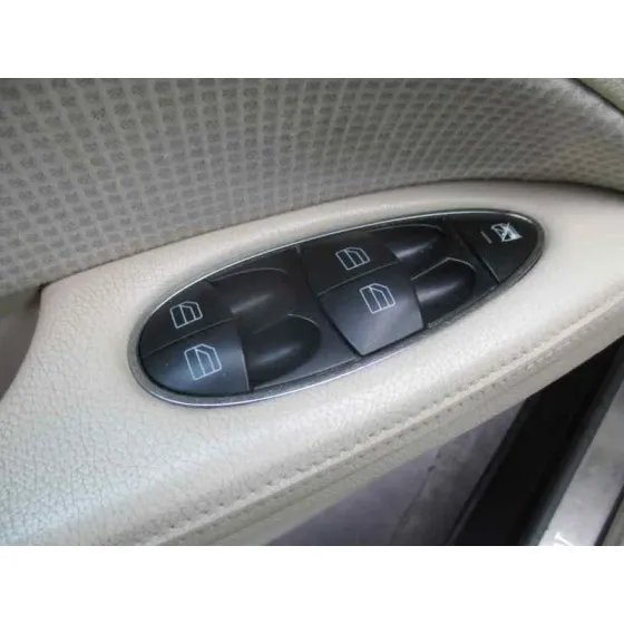 MERCEDES CLASE E (W211) BERLINA '2004 E 270 CDI (211.016) AZUL