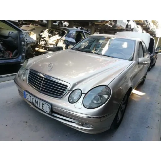 MERCEDES CLASE E (W211) BERLINA '2004 E 320 CDI (211.026) DORADO