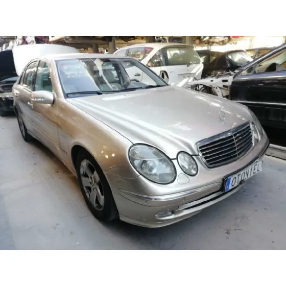 MERCEDES CLASE E (W211) BERLINA '2004 E 320 CDI (211.026) DORADO