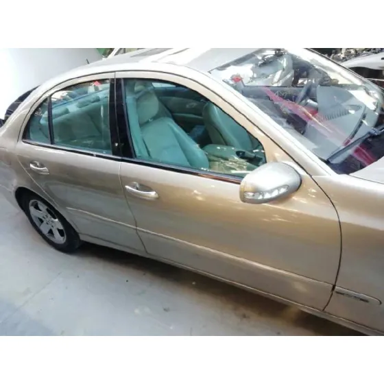 MERCEDES CLASE E (W211) BERLINA '2004 E 320 CDI (211.026) DORADO